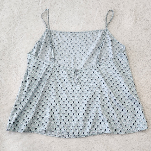 VS Satin Tank NWOT - Picture 2 of 3